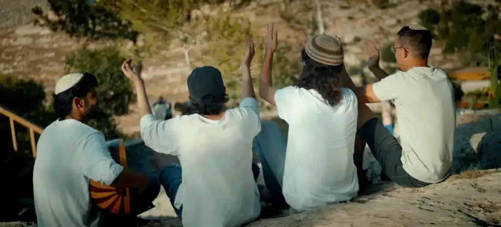 Telem Master.00_03_10_09.Still014